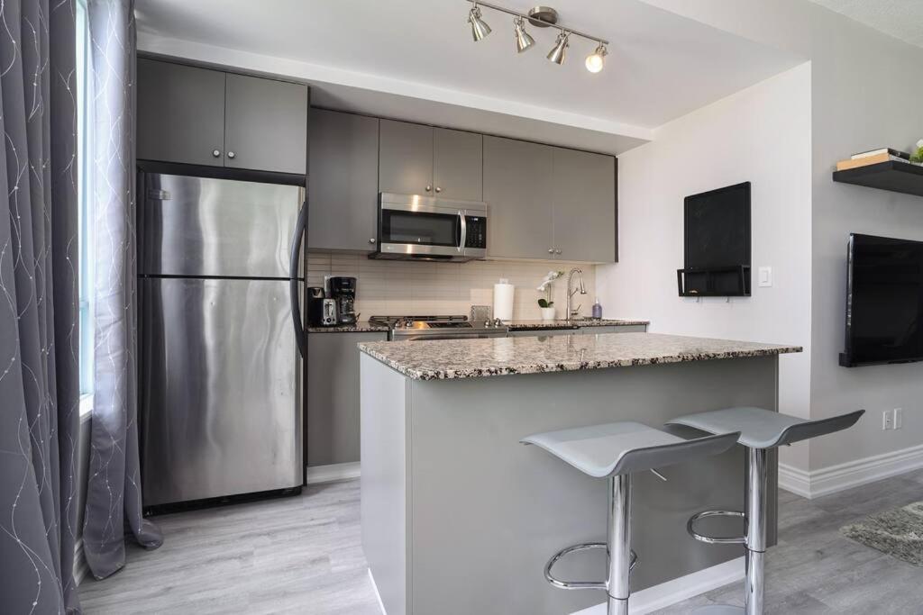 1504 Brand New Best Location 1Br Den With Amazing View Toronto Zewnętrze zdjęcie