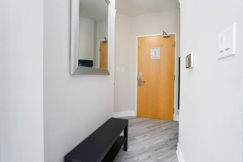 1504 Brand New Best Location 1Br Den With Amazing View Toronto Zewnętrze zdjęcie