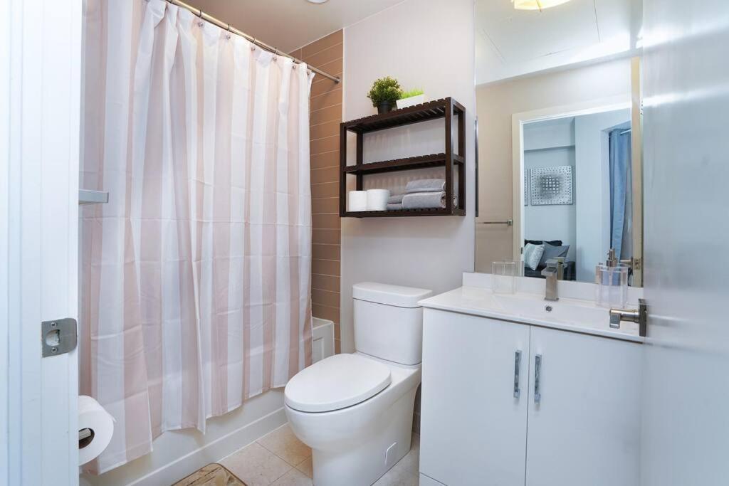 1504 Brand New Best Location 1Br Den With Amazing View Toronto Zewnętrze zdjęcie